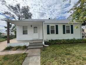 Building Photo - 906 McLaughlin Cir