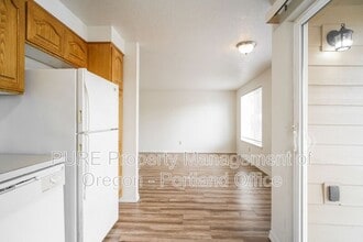 Building Photo - 8590 SE 72nd Ave