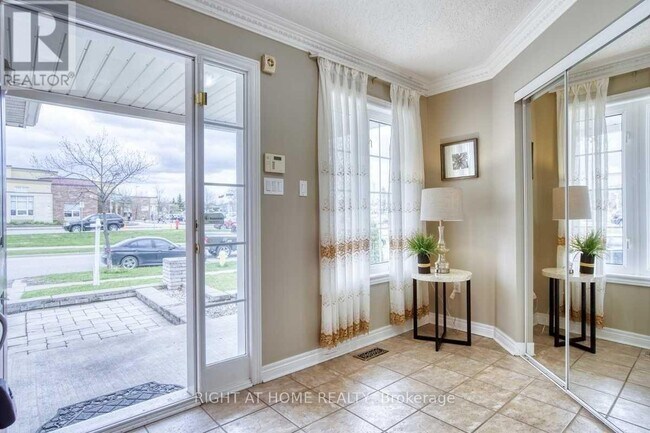 Photo du bâtiment - 636 Ormond Dr