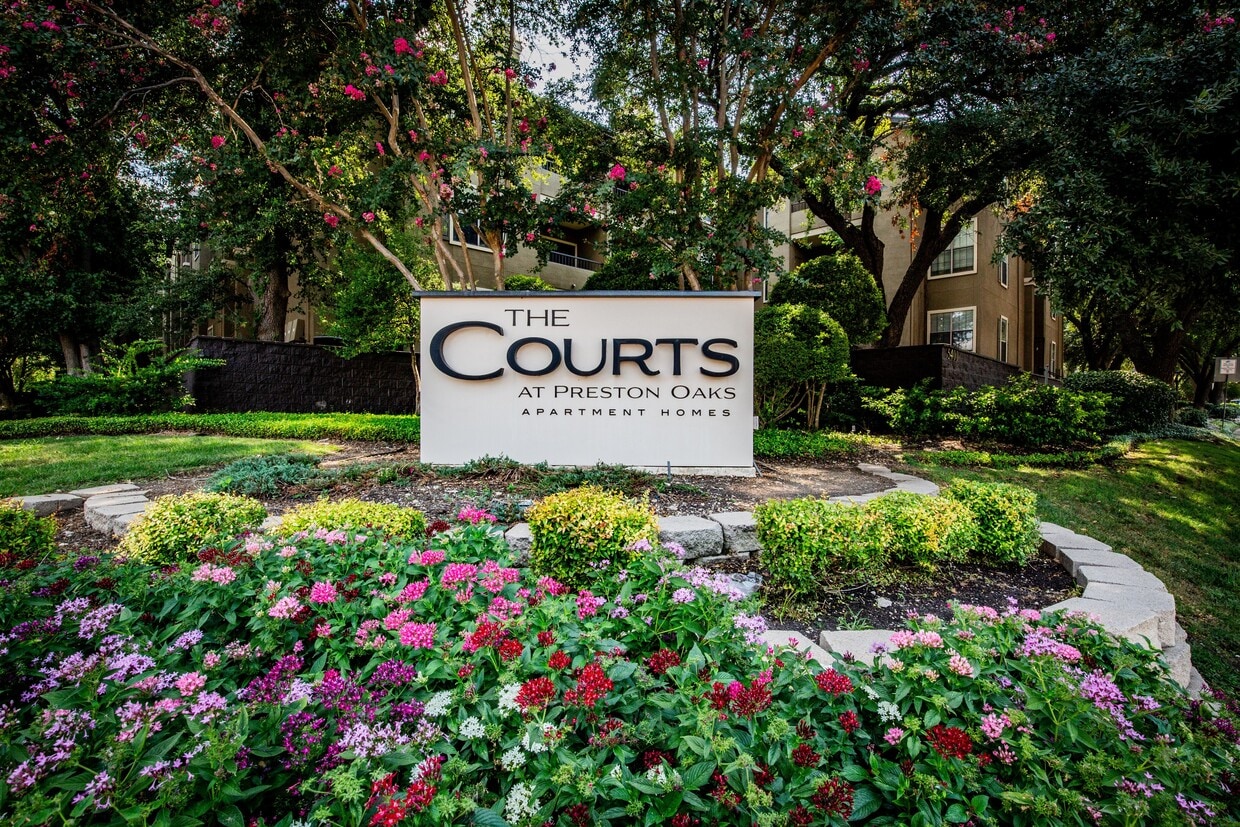 Courts At Preston Oaks