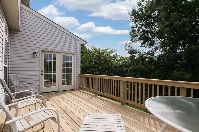 Building Photo - 1800 Beech Ct