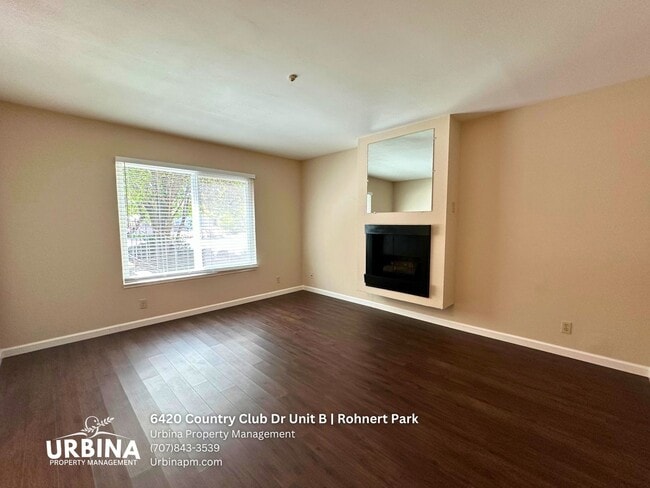Building Photo - 6420 Country Club Dr