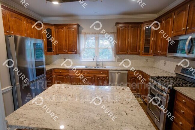 Foto del edificio - 2411 Oakwood Ave NE