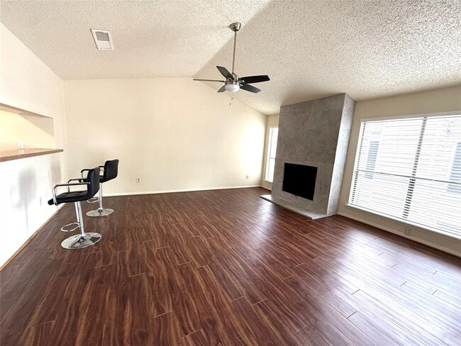 Building Photo - 6701 Sands Point Dr