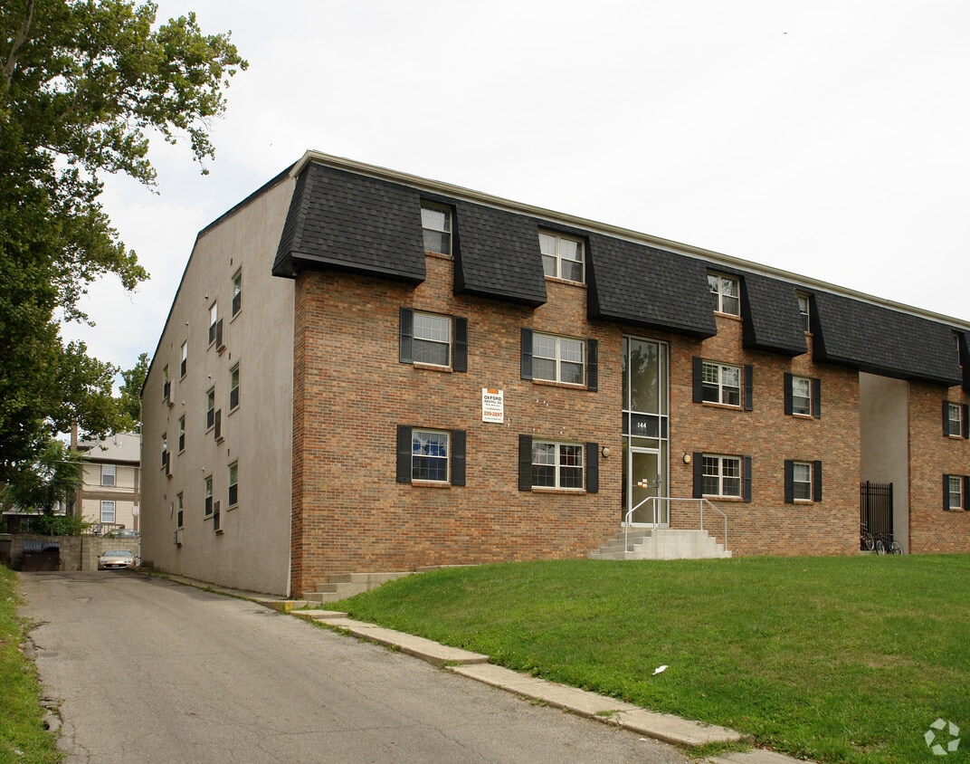 Primary Photo - 144 E Woodruff Ave