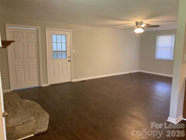 Foto del edificio - 2995 Wonderland Ln