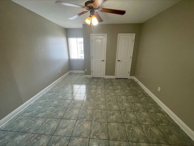 Building Photo - 3805 Houma Blvd