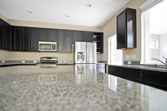 Foto del edificio - Spacious 4BR in Harmony w/ 2 Primary Suites