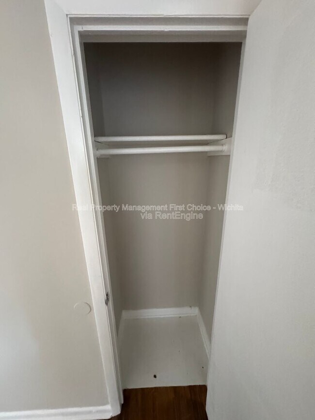 Foto del edificio - 1630 S Mission Rd