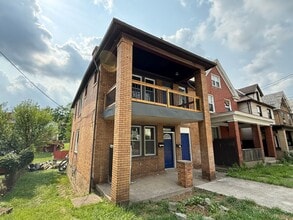 Building Photo - 74 Pasadena St