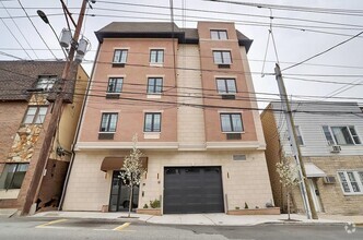 Building Photo - 212 70th St