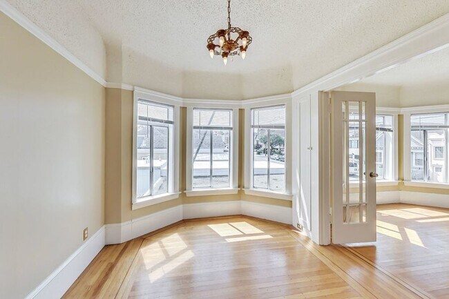 Building Photo - 1 Bed/1 Bath Available