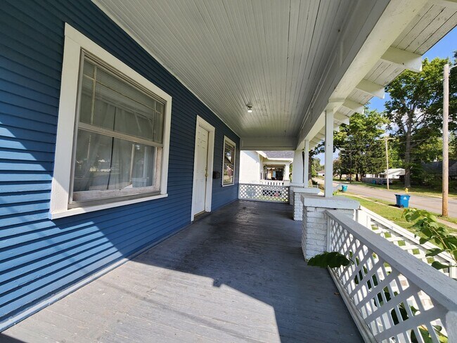 Foto del edificio - !! Spacious 2-Bedroom, 1-Bathroom Home AVA...