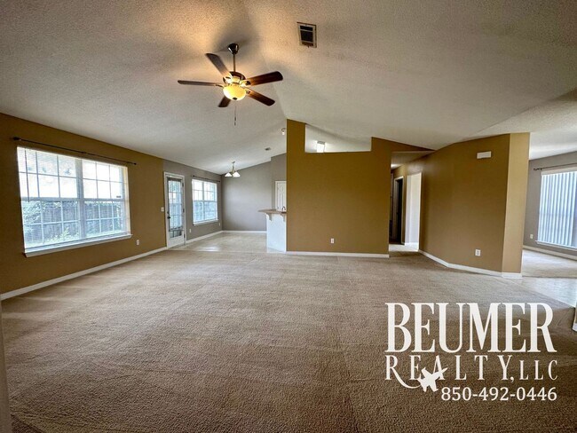 Foto del edificio - Spacious 3 bd/2 ba Open Floor Plan Home fo...
