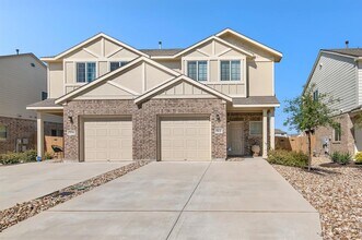 Building Photo - 512 White Steppe Way