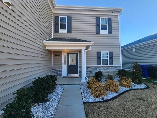 Building Photo - 121 Peck Ln