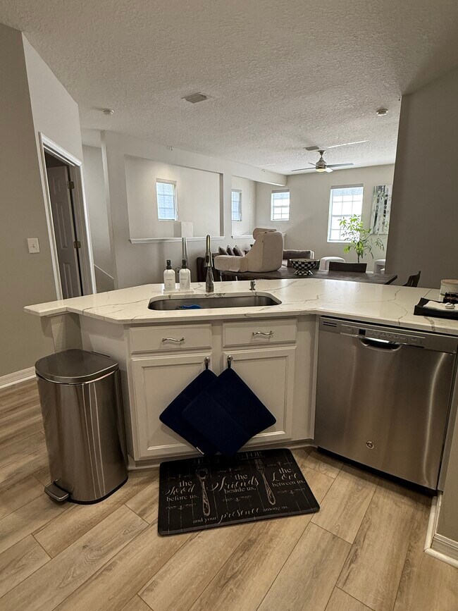 Foto del edificio - 9410 Georgian Park Ln