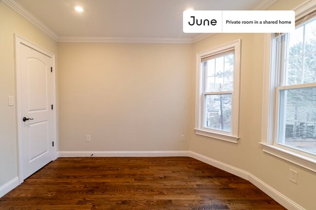 Building Photo - Room in Shared 4 bed/1.5 bath home