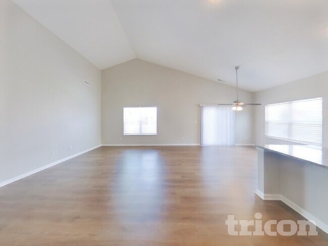 Foto del edificio - 6646 Laurelwood Dr