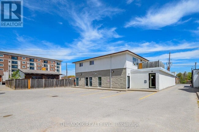 Building Photo - 948 Simcoe St N