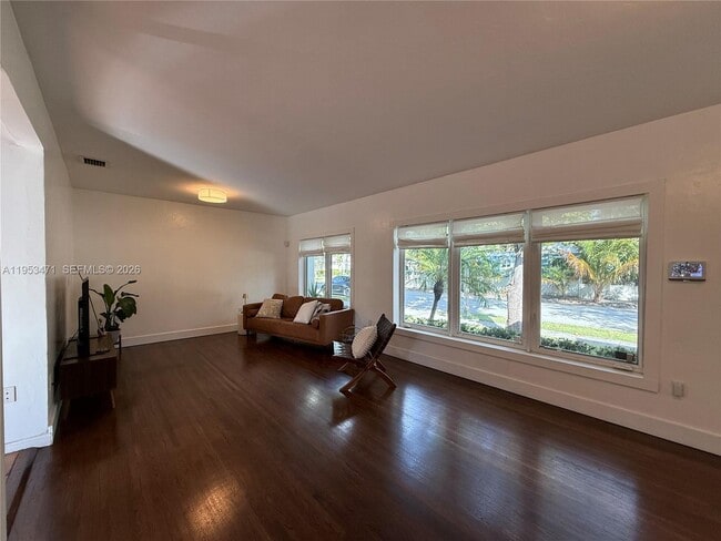 Building Photo - 2728 Kirk St