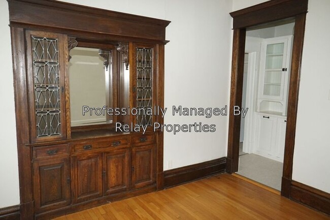 Building Photo - 61 St Albans St S