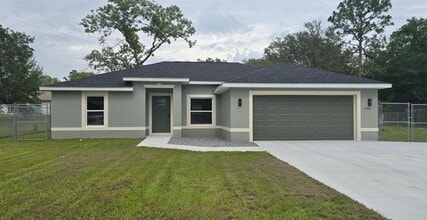 Building Photo - 5545 SE 70th Ave