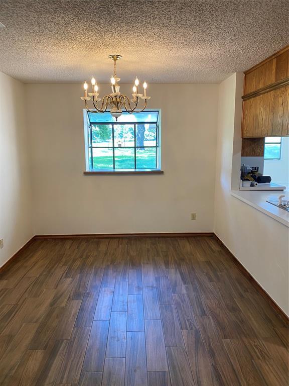 Foto del edificio - 7960 Briar Rd