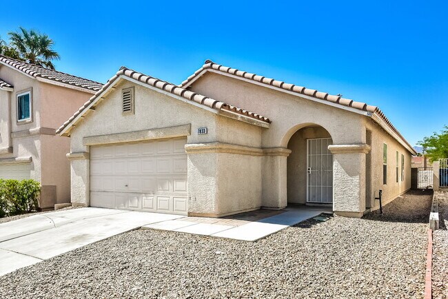 Foto del edificio - 7833 Lovely Pine Pl