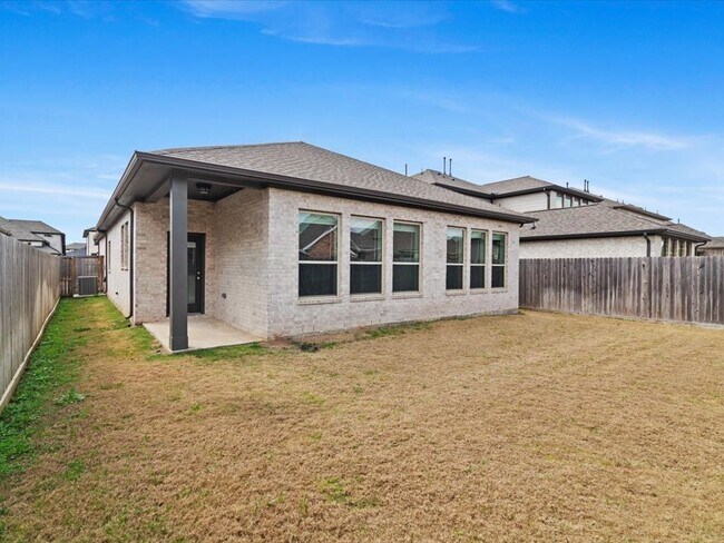 Building Photo - 222 Amaranth Wy