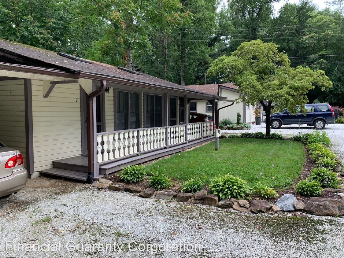 Foto principal - 1 br, 1 bath Apartment - 51 Snapdragon Lane
