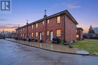 Building Photo - 424 E 42nd St