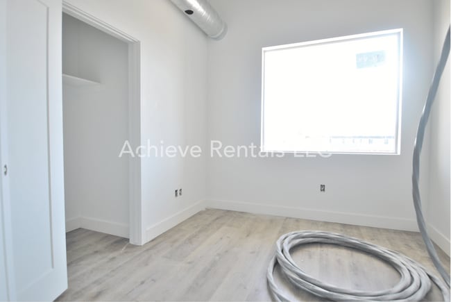 Building Photo - Westfield Lofts - Unit 11