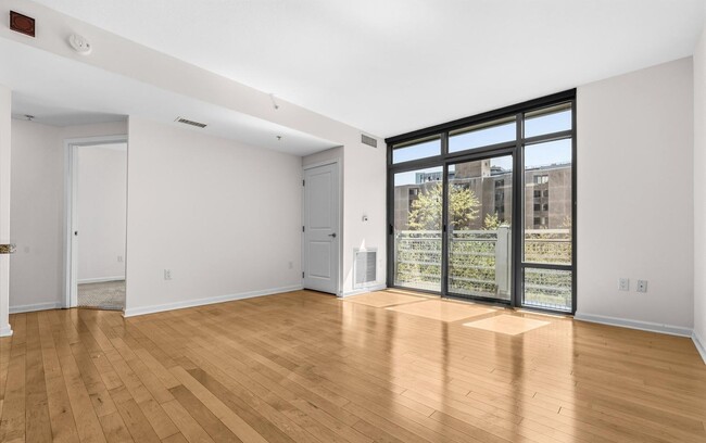 Living/Dining - 440 L St NW