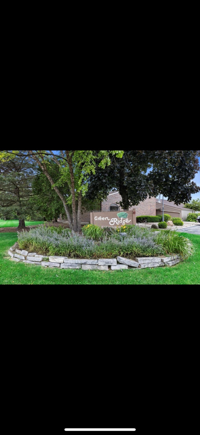 Building Photo - 5835 Cambridge Cir