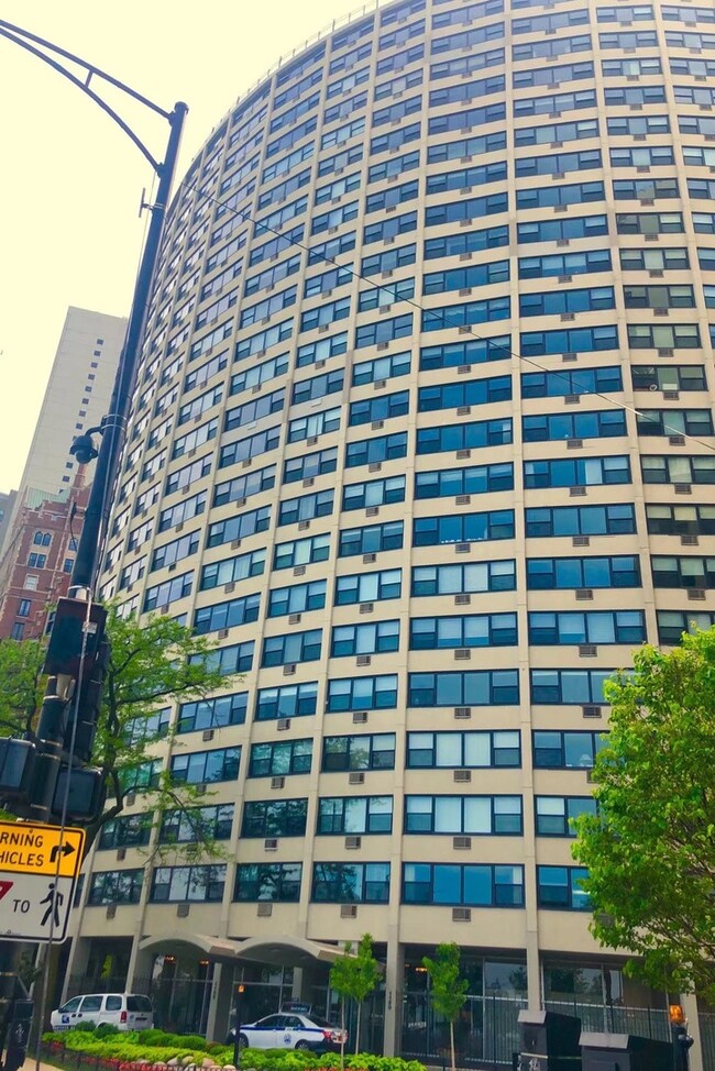 Foto del edificio - 1150 N Lake Shore Dr