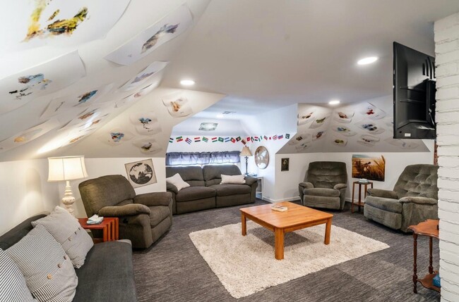 Building Photo - 1625 North Market Street, Unit Attic