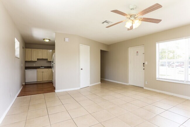 Foto del edificio - 1107 NW 15th Ct