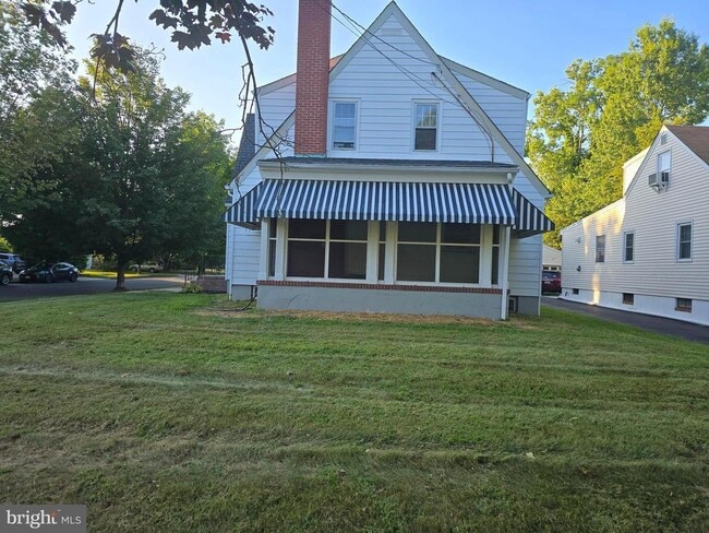Building Photo - 130 Crescent Ave