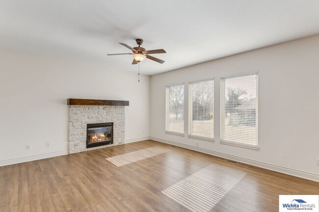 Foto del edificio - Andover Schools - 4 bedroom 3 bath