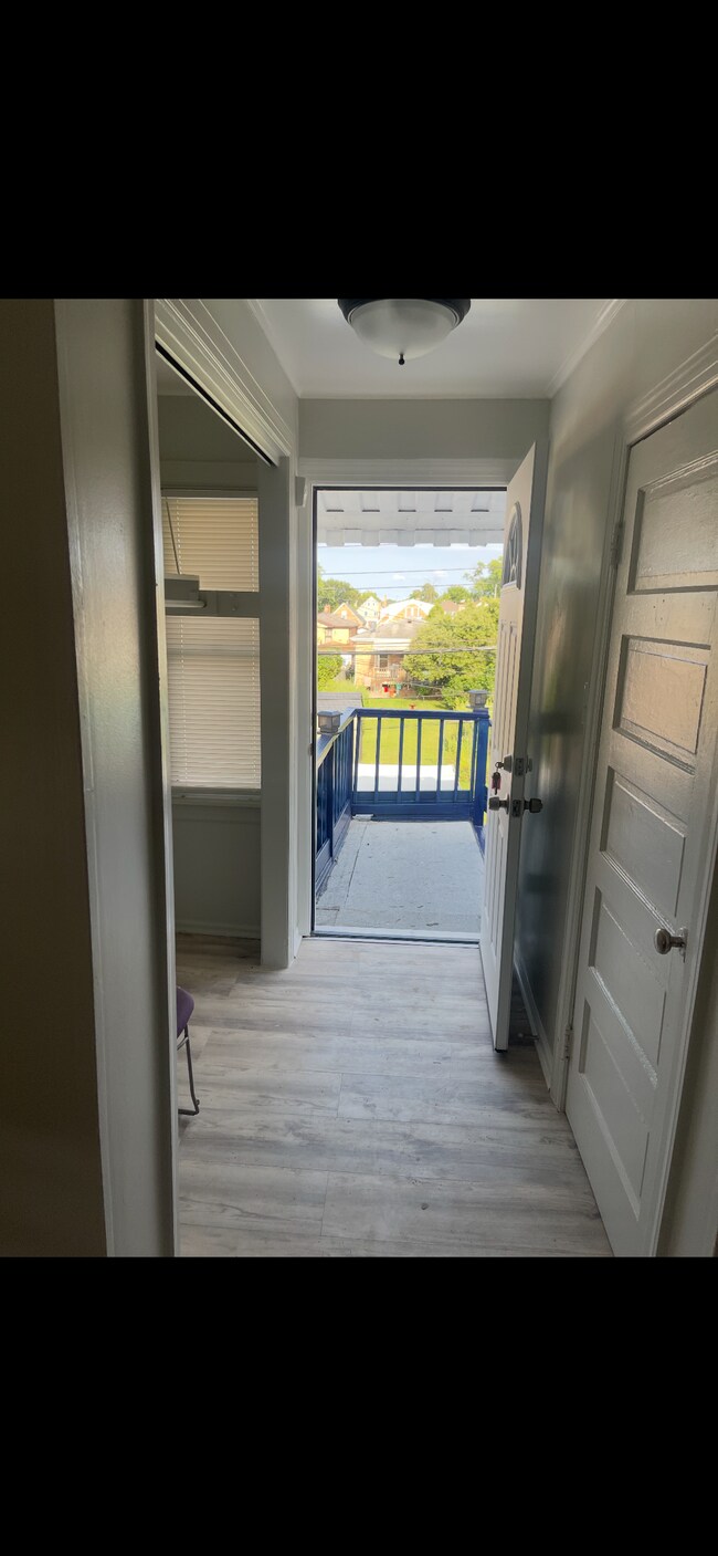 Foto del edificio - 3345 N Oleander Ave