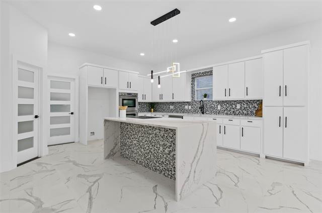 Building Photo - 9726 Sunset Dr
