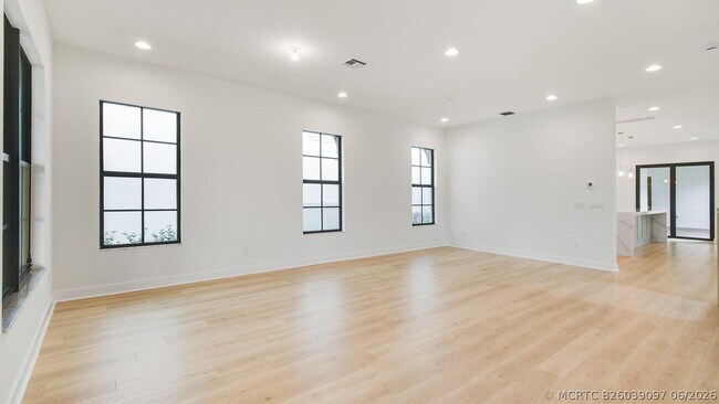 Foto del edificio - 13136 Alton Rd