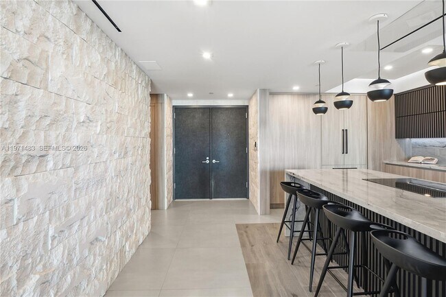 Building Photo - 2127 Brickell Ave