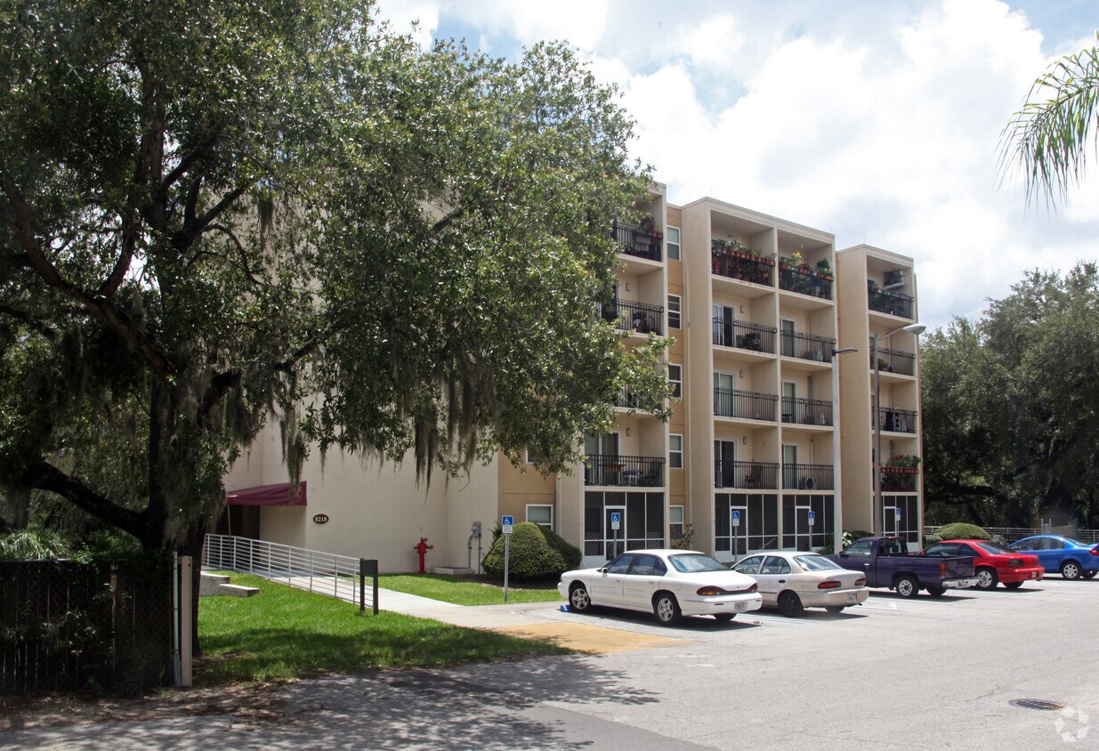 Foto del edificio - J.L. Young Annex