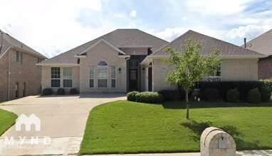 Building Photo - 2214 Frio Dr