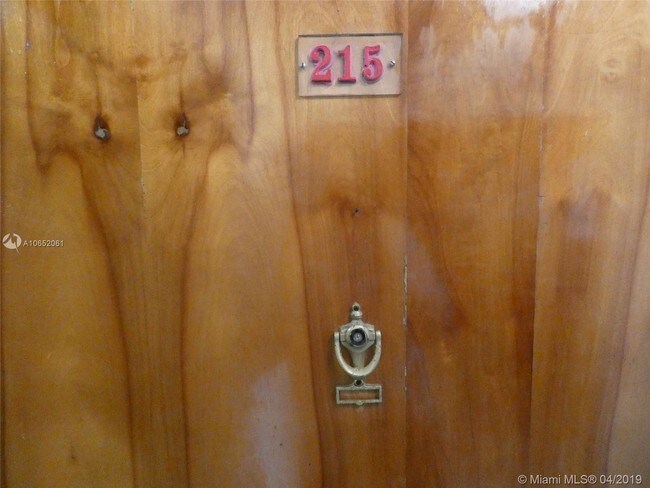 Foto del edificio - 3181 SW 13th St
