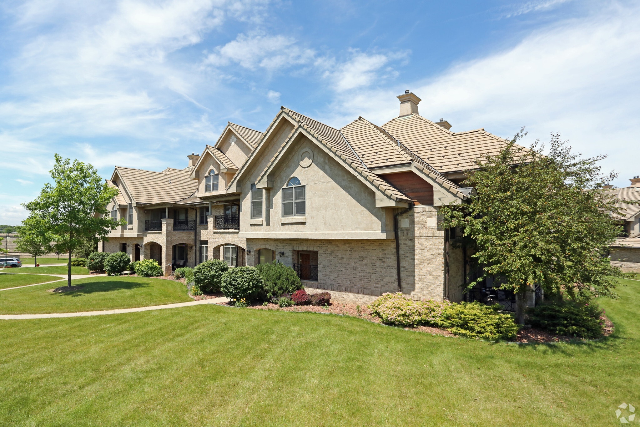 Springbrook Cercle - 8601 S Springbrook Blvd Oak Creek, WI 53154 ...
