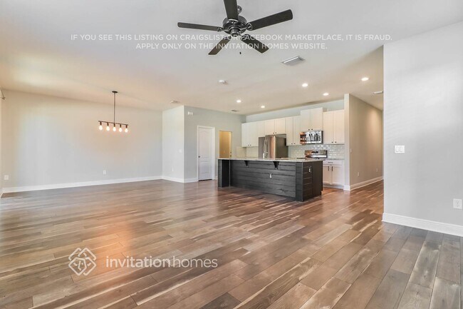 Building Photo - 10384 Hawks Landing Dr