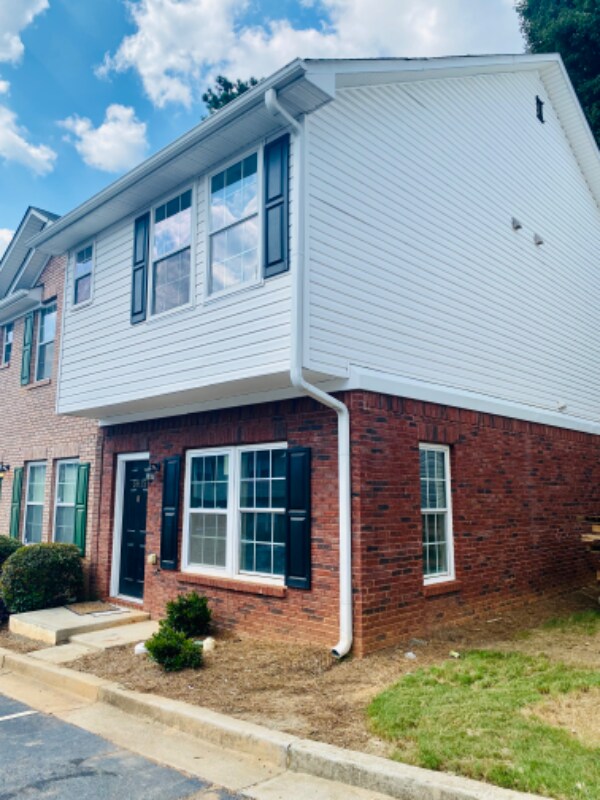 3615 Ginnis Ct, Atlanta, GA 30331 Townhome Rentals in Atlanta GA